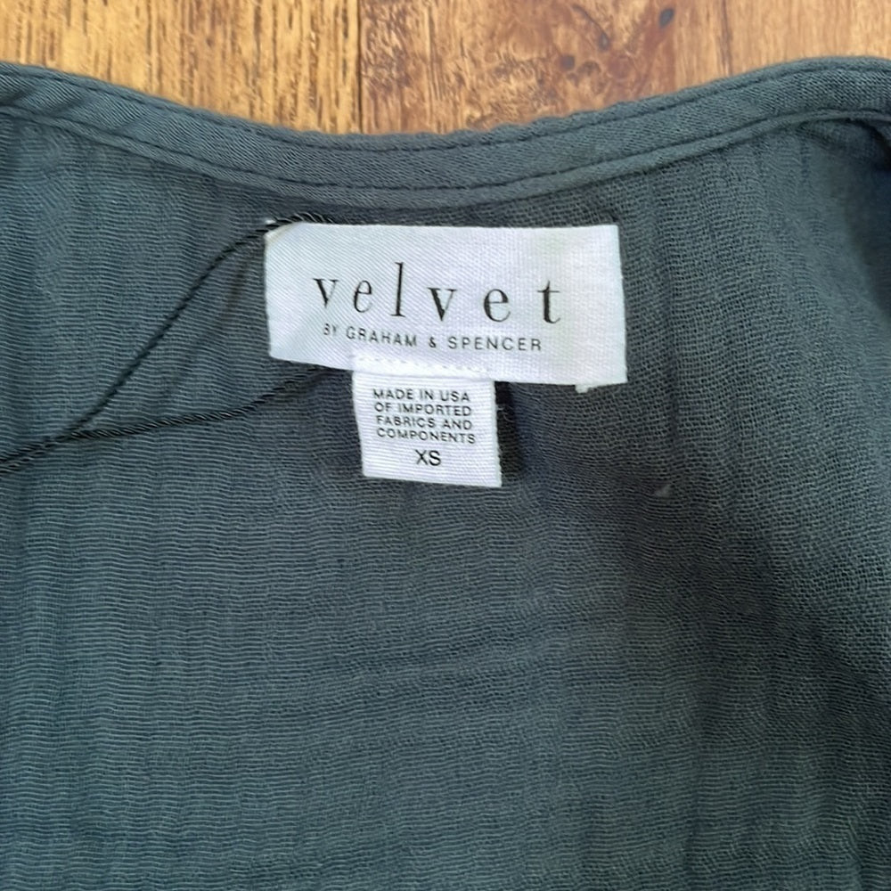 NWT Velvet By Graham & Spencer Women’s Green Maxi Dress with Buttons Size XS