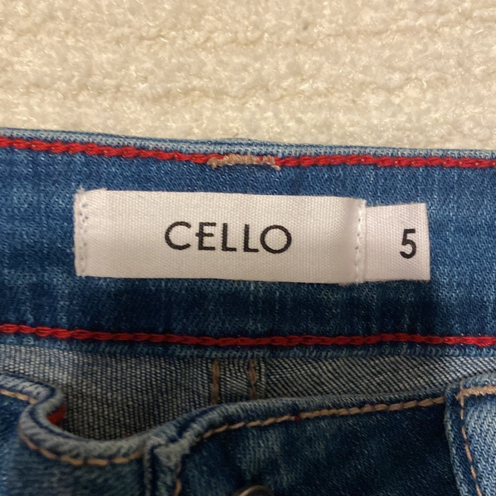 NWT Juniors Cello jeans. Blue. Size 5