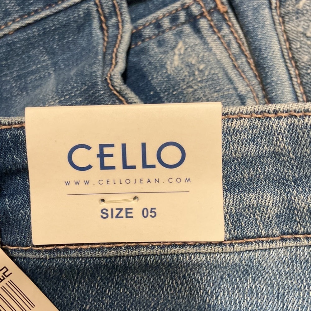 NWT Juniors Cello jeans. Blue. Size 5