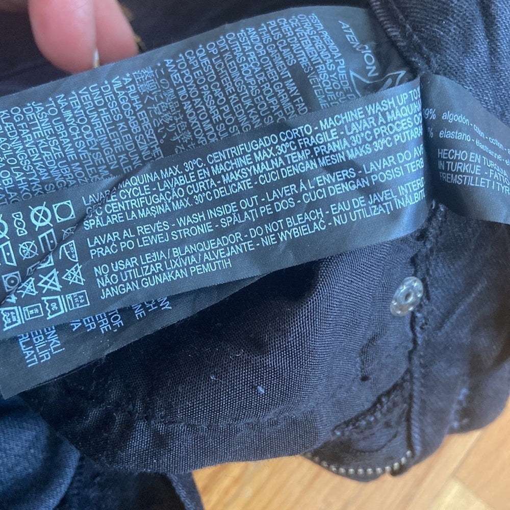Women’s Zara jeans. Black. Size 4