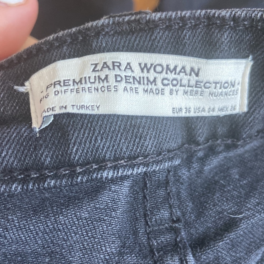 Women’s Zara jeans. Black. Size 4