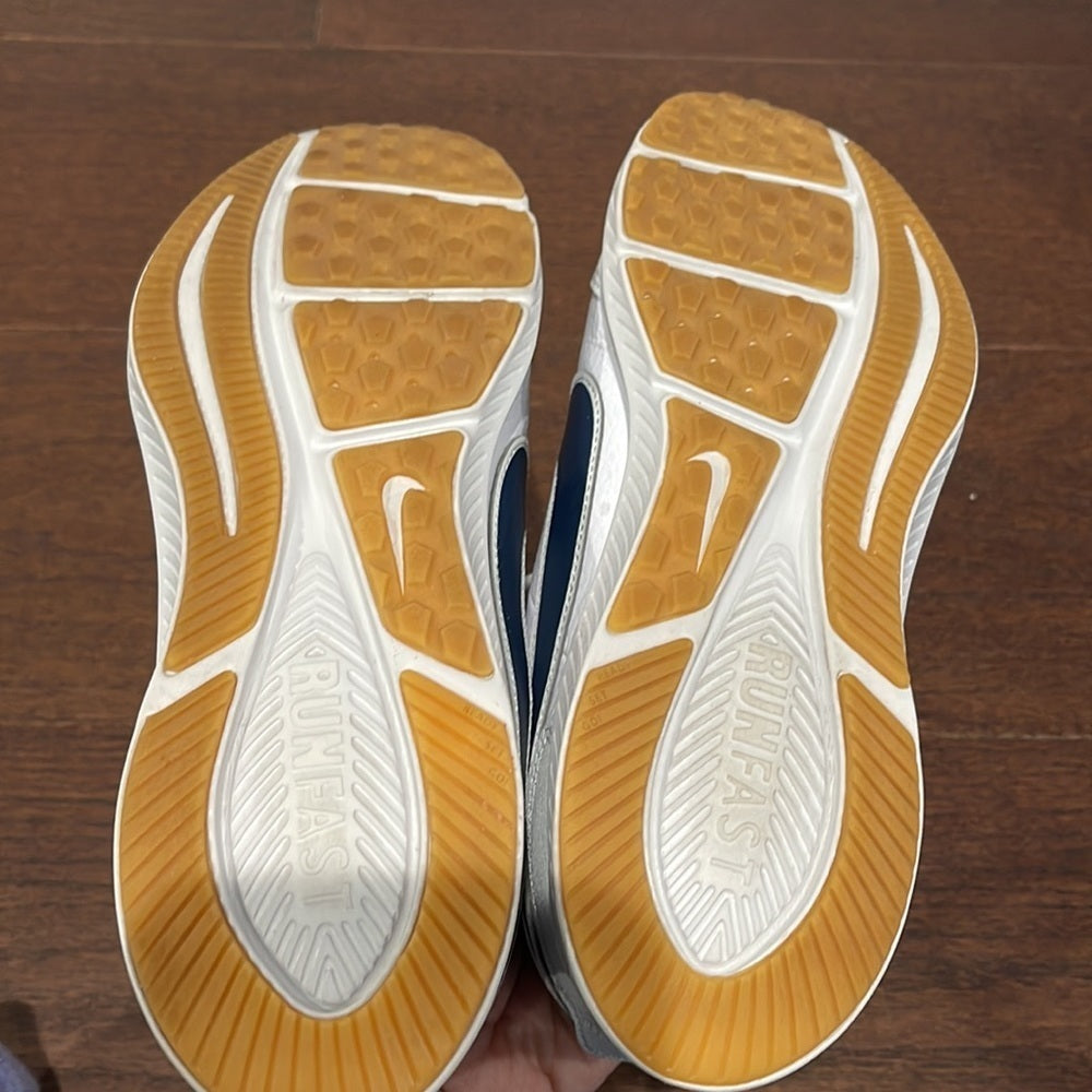 Nike Kids White Sneakers With Navy Size 5.5