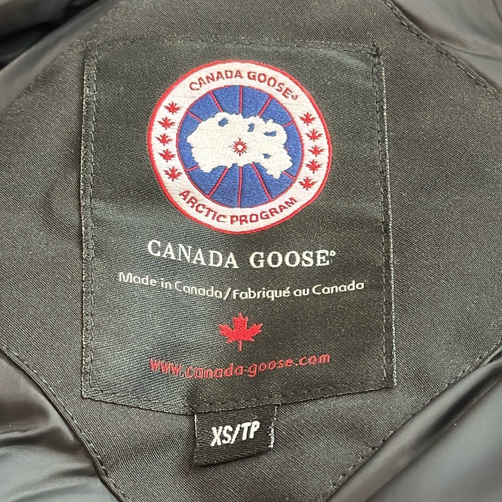 Canada Goose Women’s Black Fur Hooded Parka Size XS
