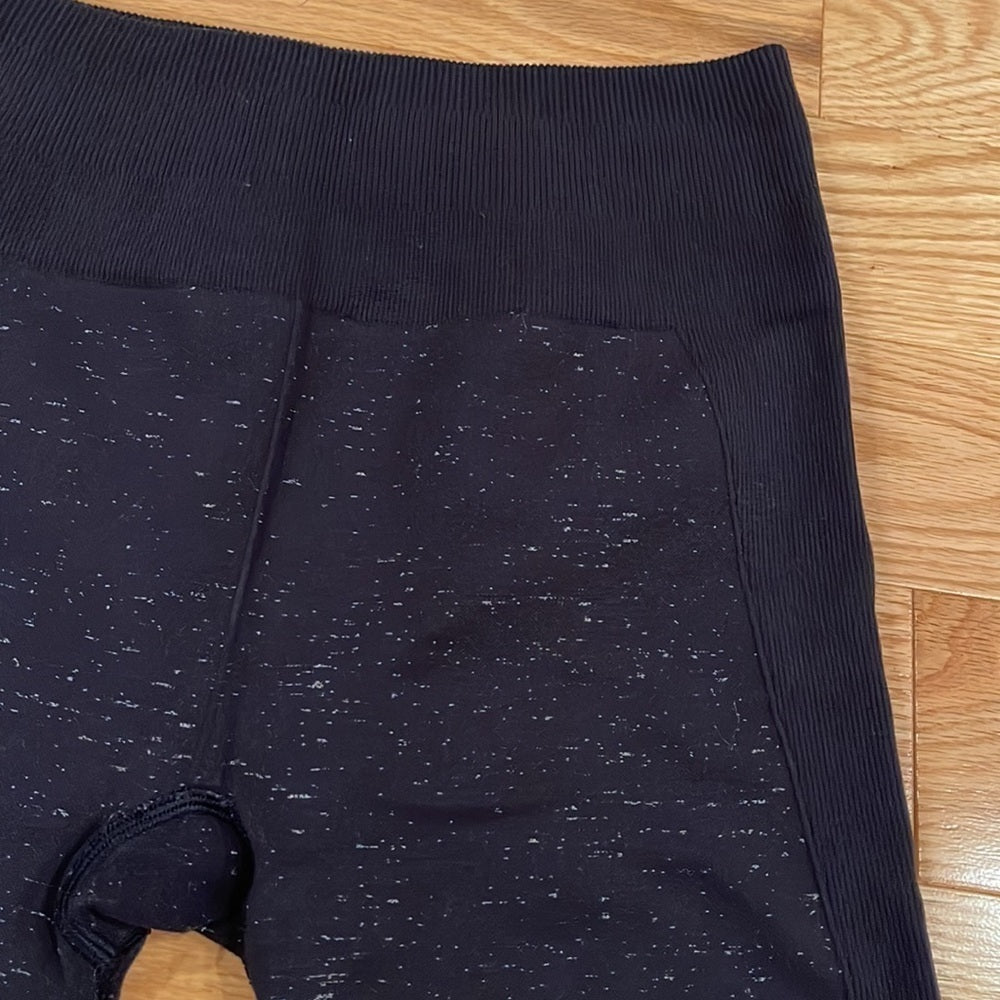 Women’s Lululemon Spandex Capri Leggings Size 2