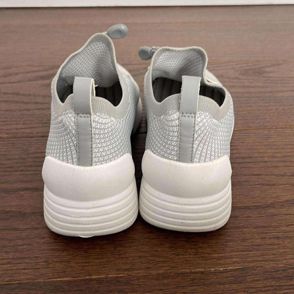 KENDALL + Kylie Grey Women’s Sneakers Size 9.5