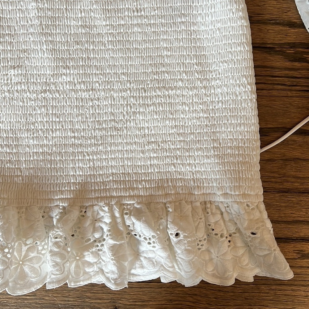 Women’s Finders white bandage dress with eyelit detail Size XS