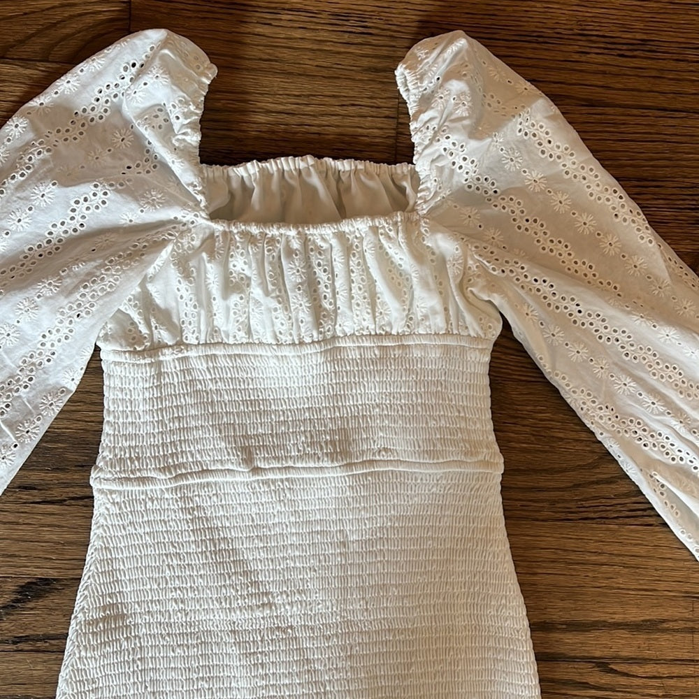 Women’s Finders white bandage dress with eyelit detail Size XS