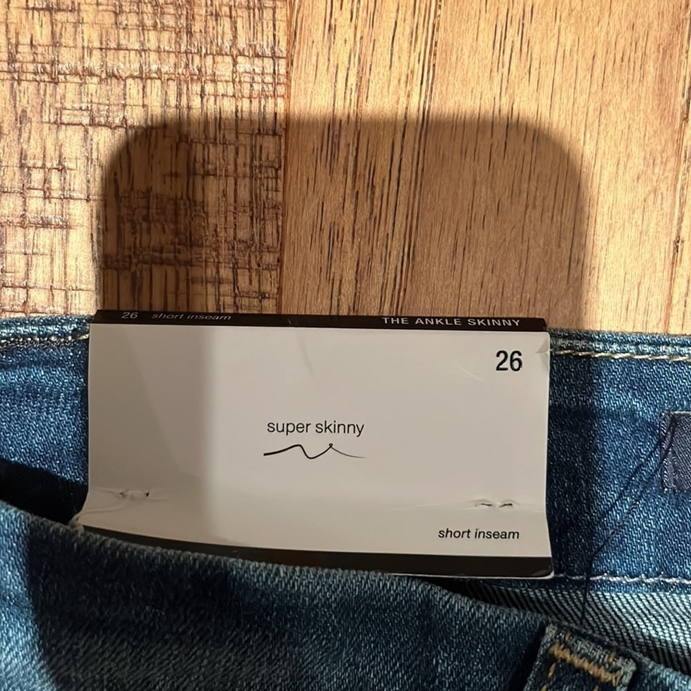 NWT 7 For All Mankind Women’s Super Skinny Ripped Jeans With Designs Size 26