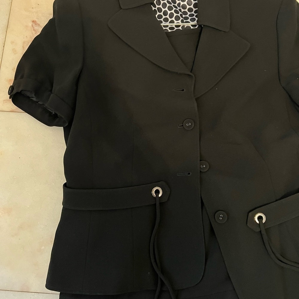 Tahari Arthur S. Levine Jacket and skirt set, size 12