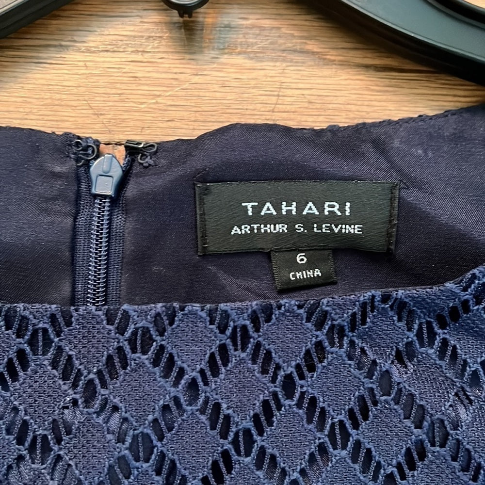 TAHARI size 6 navy lace dress