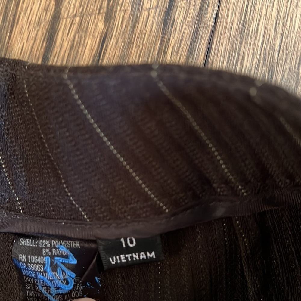 TAHARI pant suit with top size 10