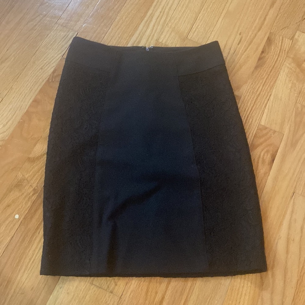Women’s BCBGeneration skirt. Black. Size 4