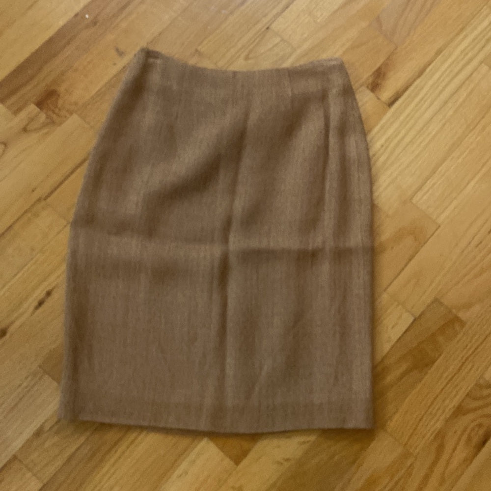 Women’s Gianfranco Ferre skirt. Tan. Size 38