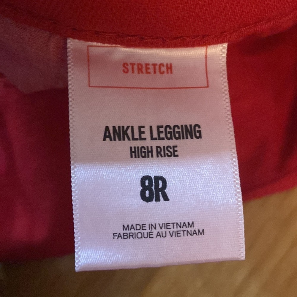 Womens Express jeans. Red. Size 8
