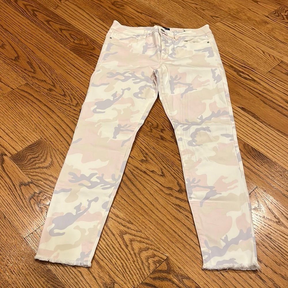 Sanctuary Woman’s Pastel Camo Social Ankle Skinny Standard Rise Jeans Size 28
