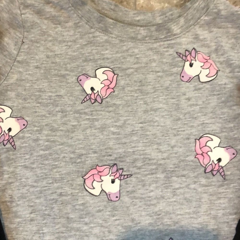 3 Girls Short Sleeve T-Shirts Size 6/7