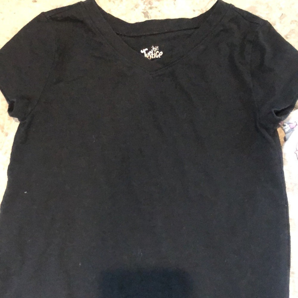 3 Girls Short Sleeve T-Shirts Size 6/7