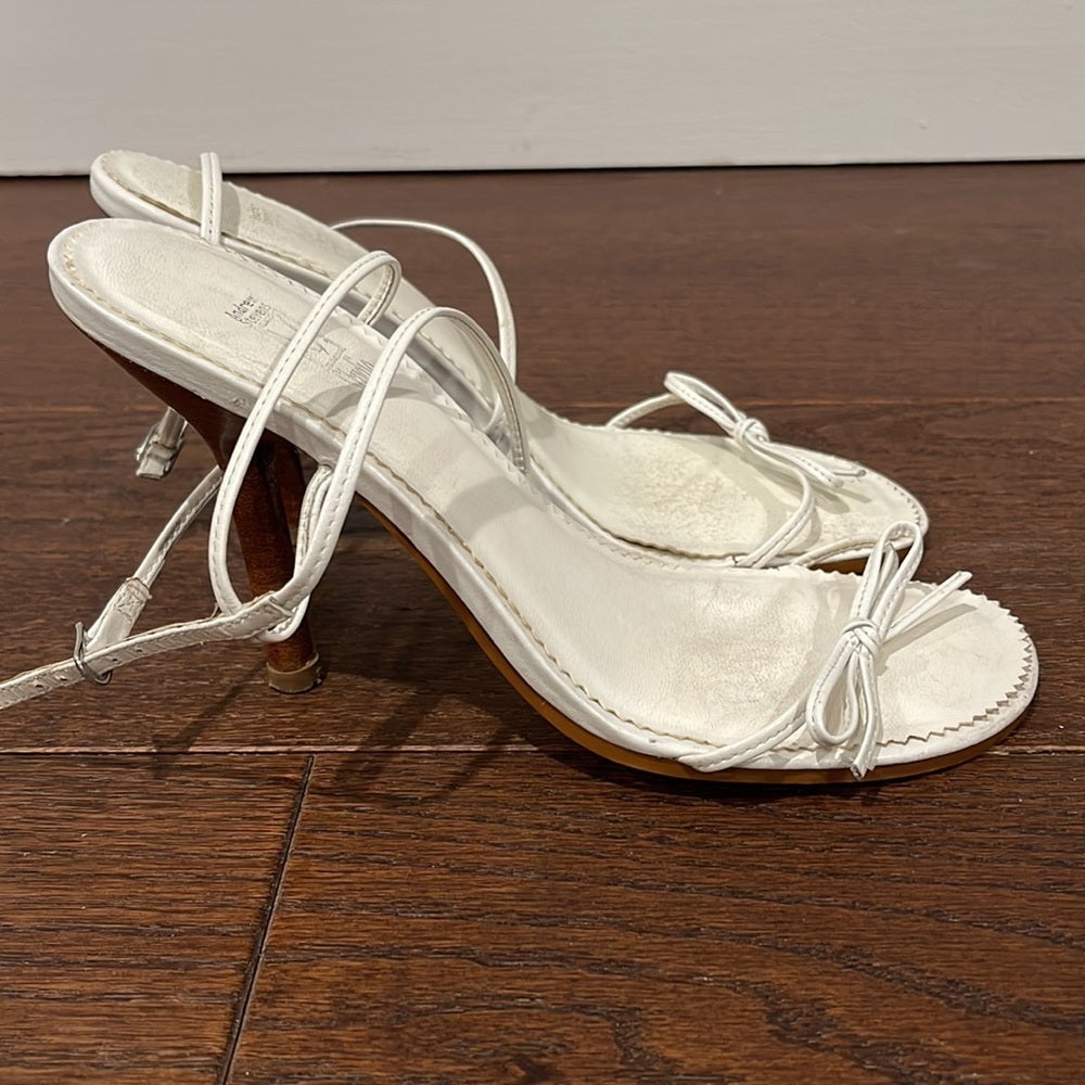 Andrew Stevens Studio White Strappy Sandals Size 8