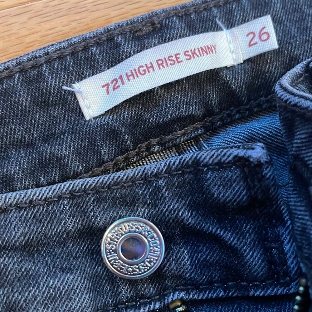 Women’s Levi’s High Rise Skinny Jeans Size 26