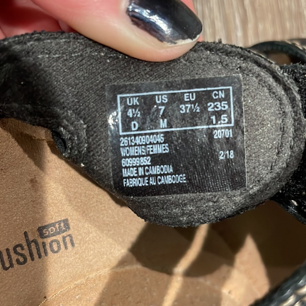 Clarks Women’s Strappy Sandals - Women’s 7