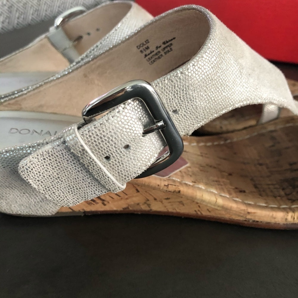 Donald Pliner Sandals Size 8.5