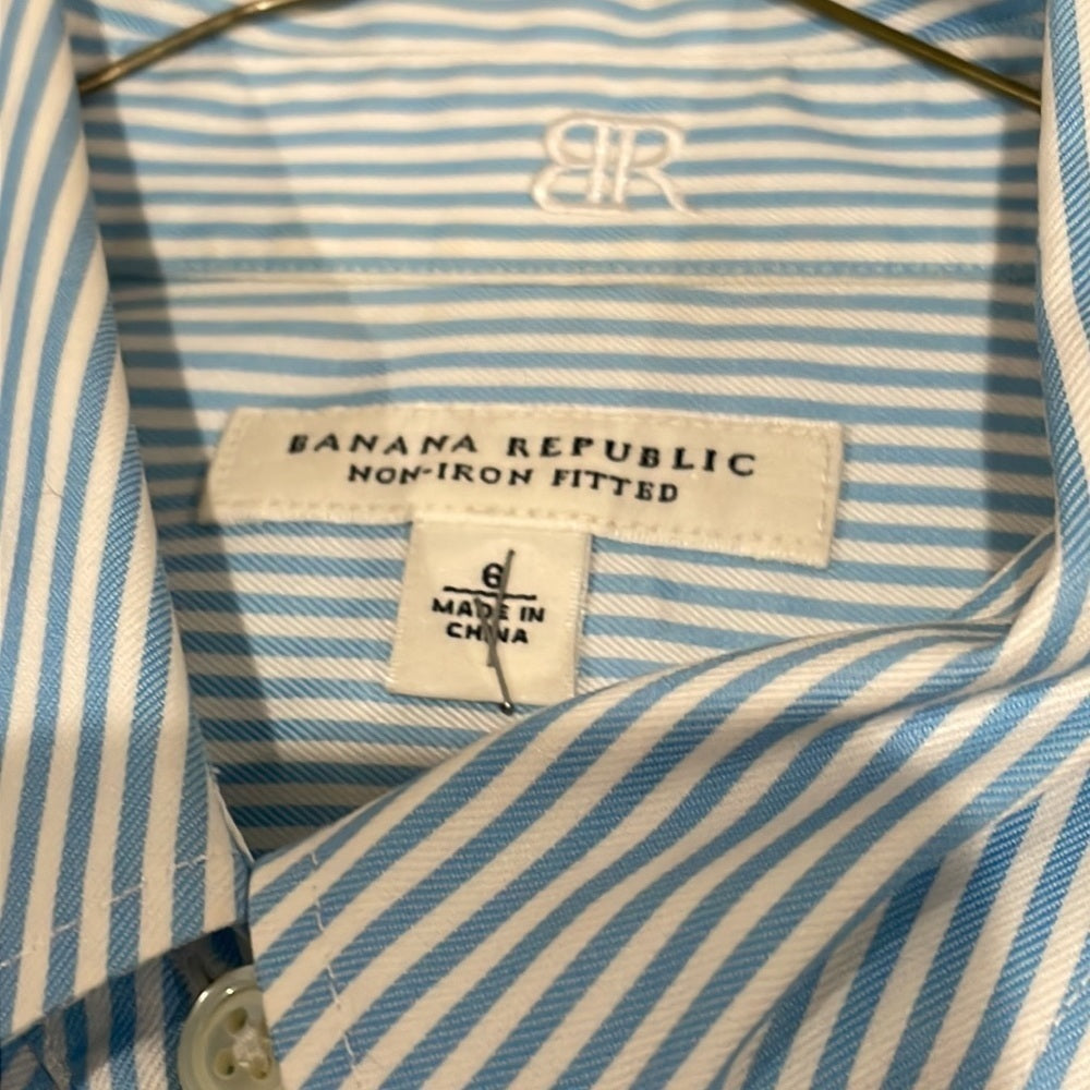 BANANA Republic Women’s Fitted Button-Up - 6