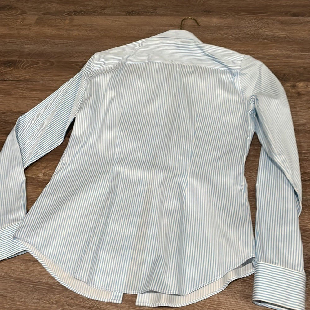 BANANA Republic Women’s Fitted Button-Up - 6