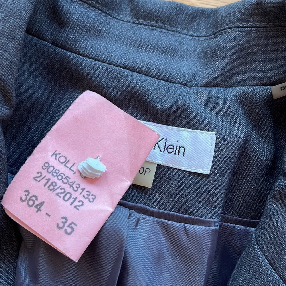 Women’s Calvin Klein Grey Pant Suit Size 8P