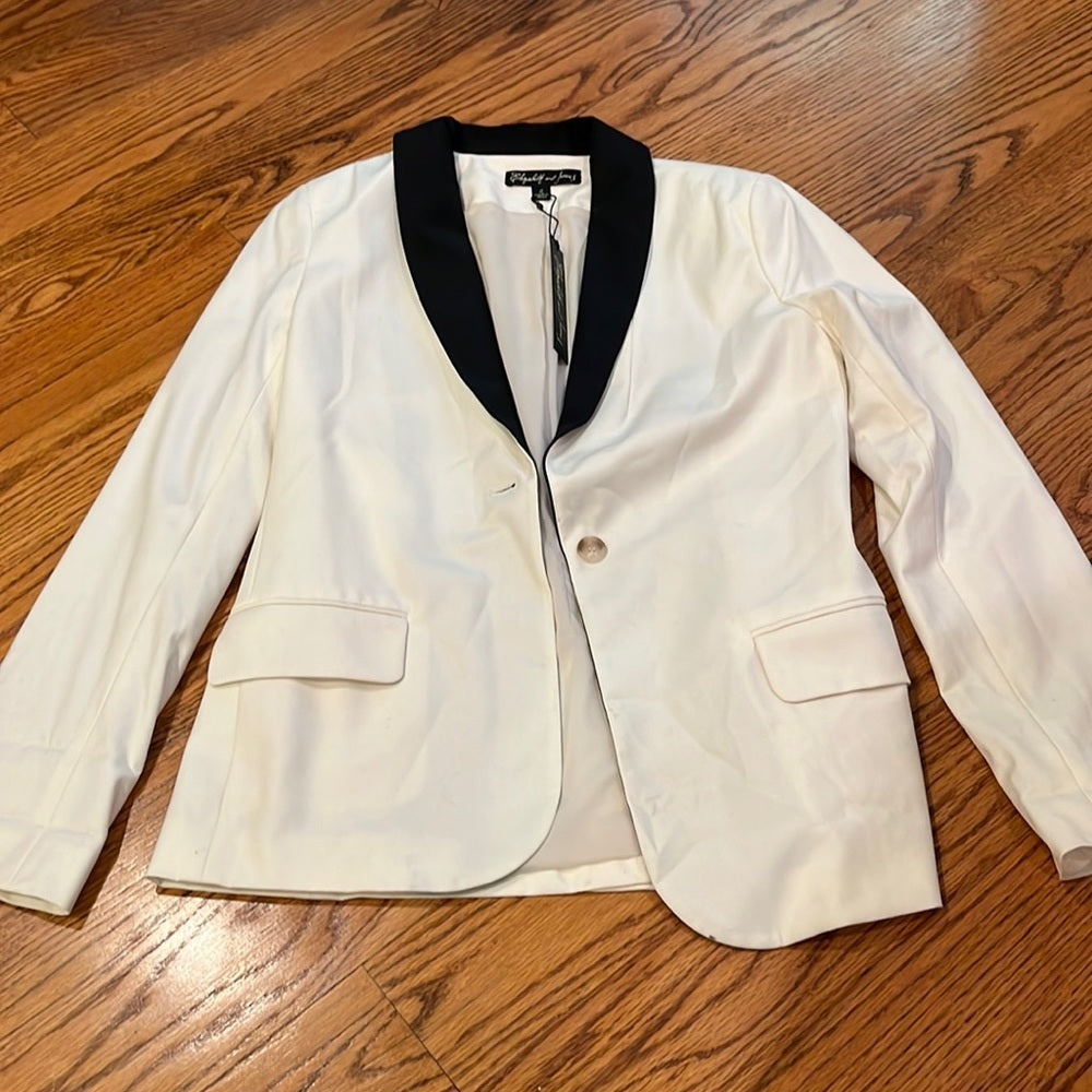 NWT Elizabeth and James Woman’s Sammi Blazer Size 6