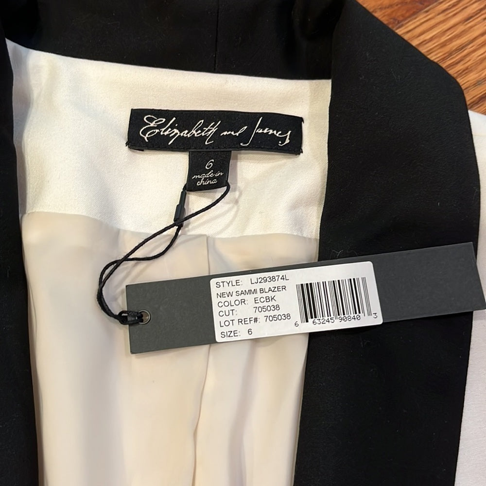 NWT Elizabeth and James Woman’s Sammi Blazer Size 6