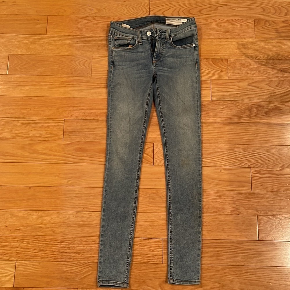 Women’s Rag & Bone Blue Jeans Size 25