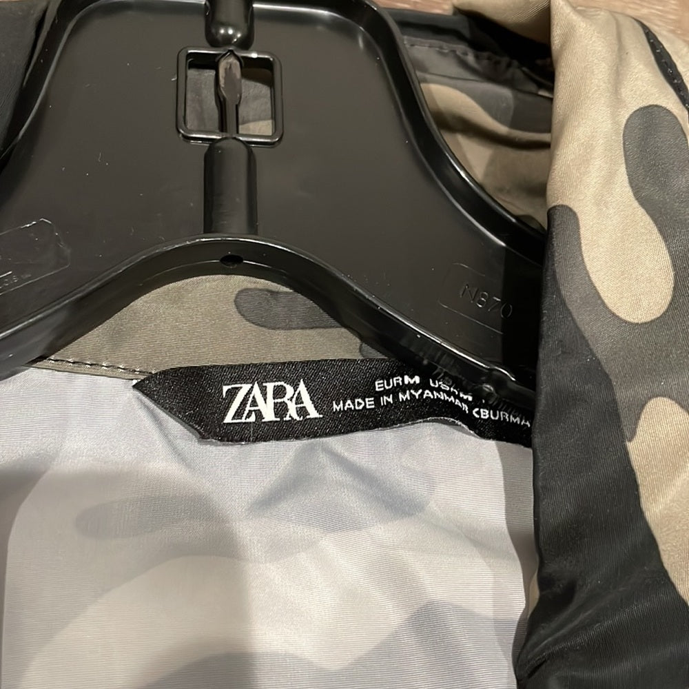 Zara Camouflage Cropped Jacket - M
