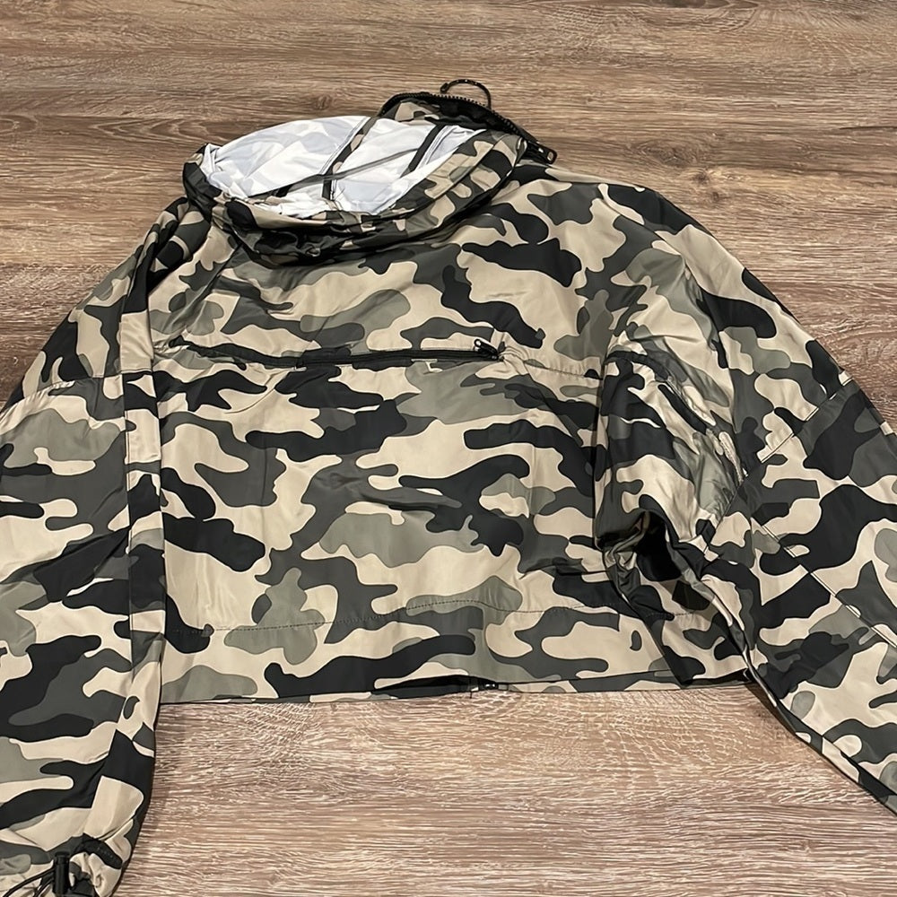 Zara Camouflage Cropped Jacket - M