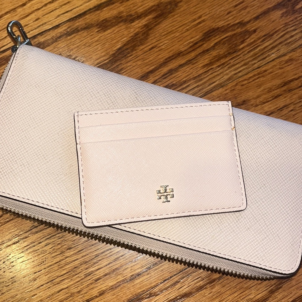 Tory Burch Woman’s Light Pink Wallet and Card Case