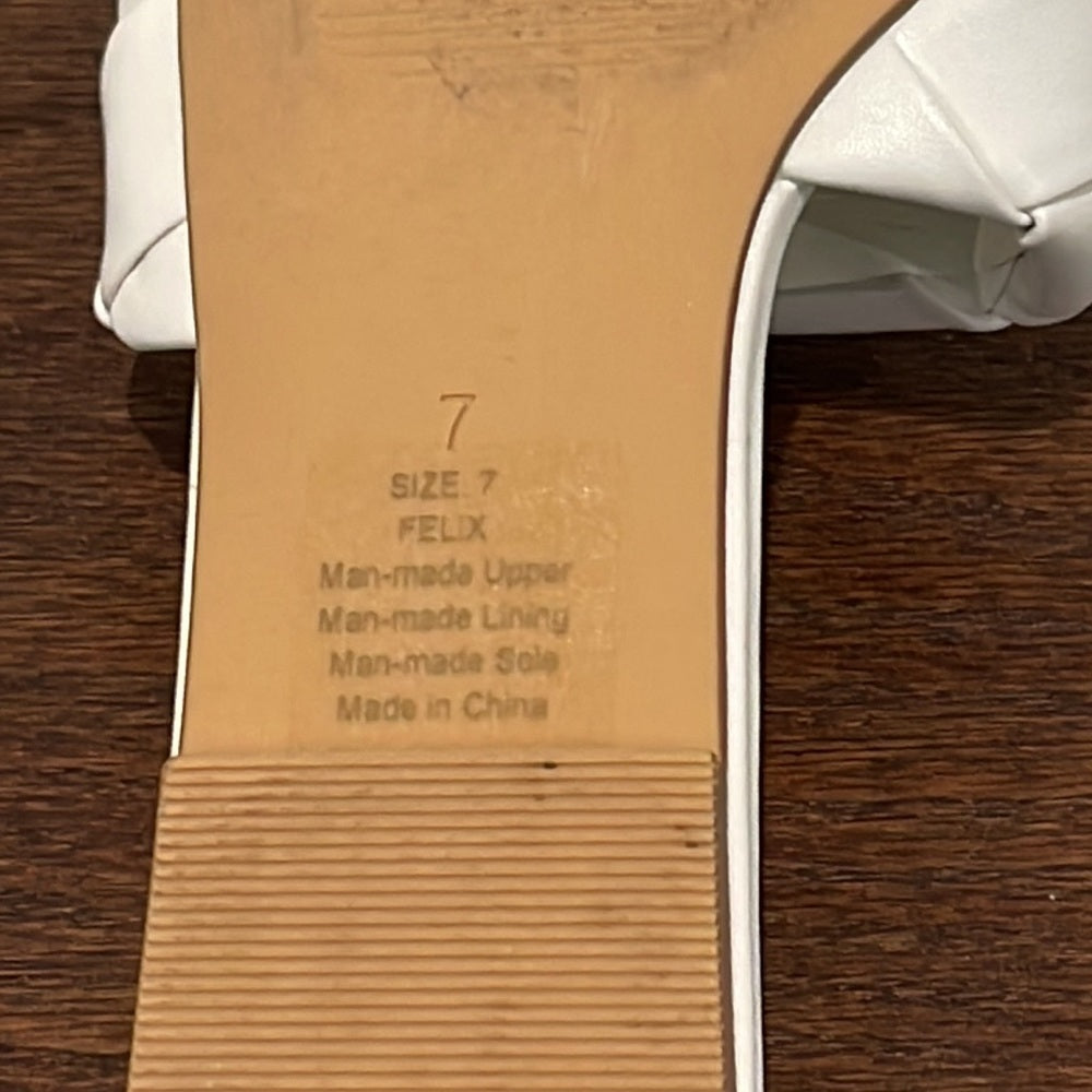 Billini Women’s White Flat Sandals Size 7