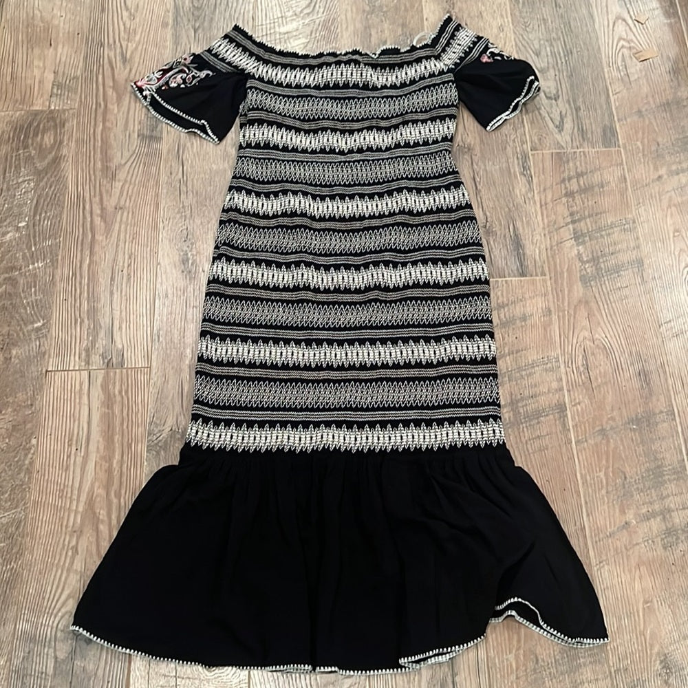 NWT RACHEL Zoe Woman’s Black Dress With Design Size Large