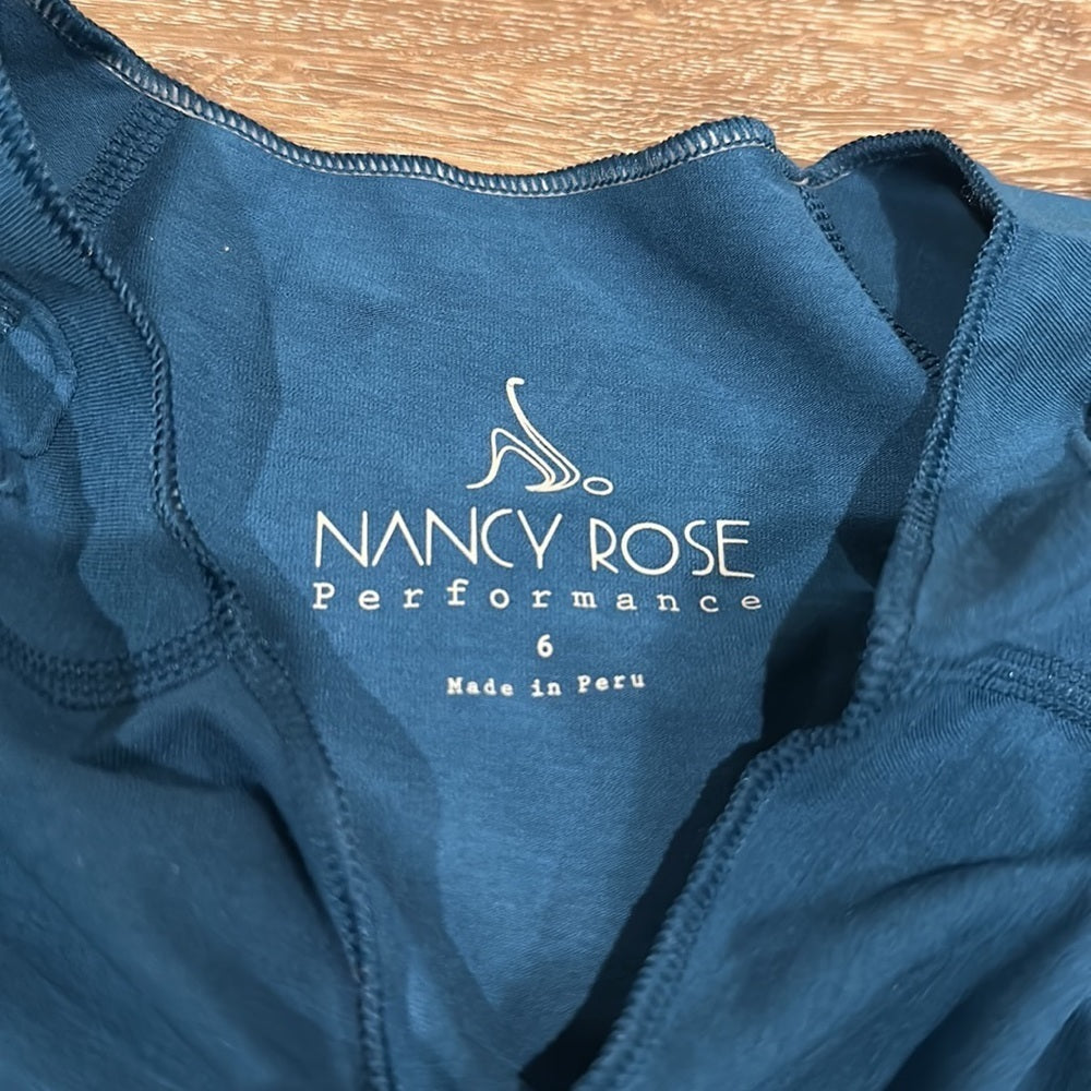 NWT Nancy Rose Performance Daphne Long Sleeve - Size 6