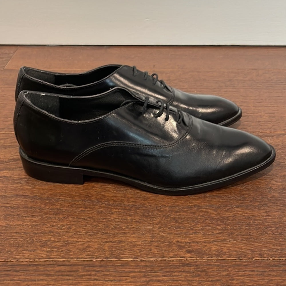BARNEY’S New York Women’s Black Lace Up Loafers Size 38/8