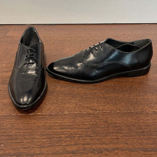BARNEY’S New York Women’s Black Lace Up Loafers Size 38/8