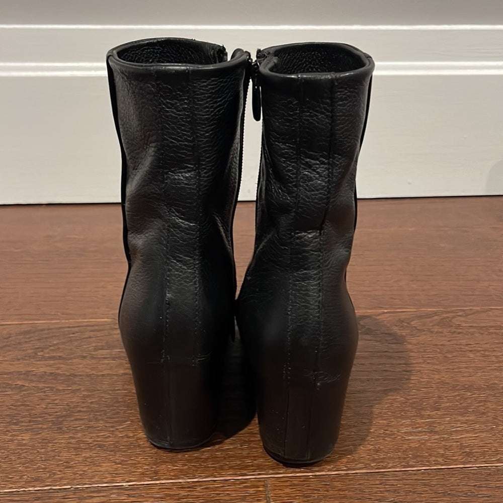 Vince Women’s Black Leather Wedge Boots Size 6
