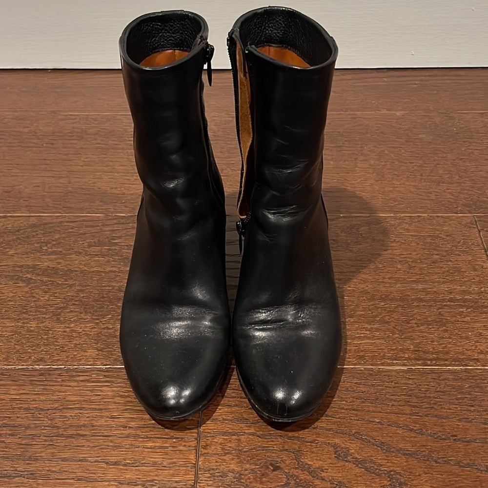 Vince Women’s Black Leather Wedge Boots Size 6