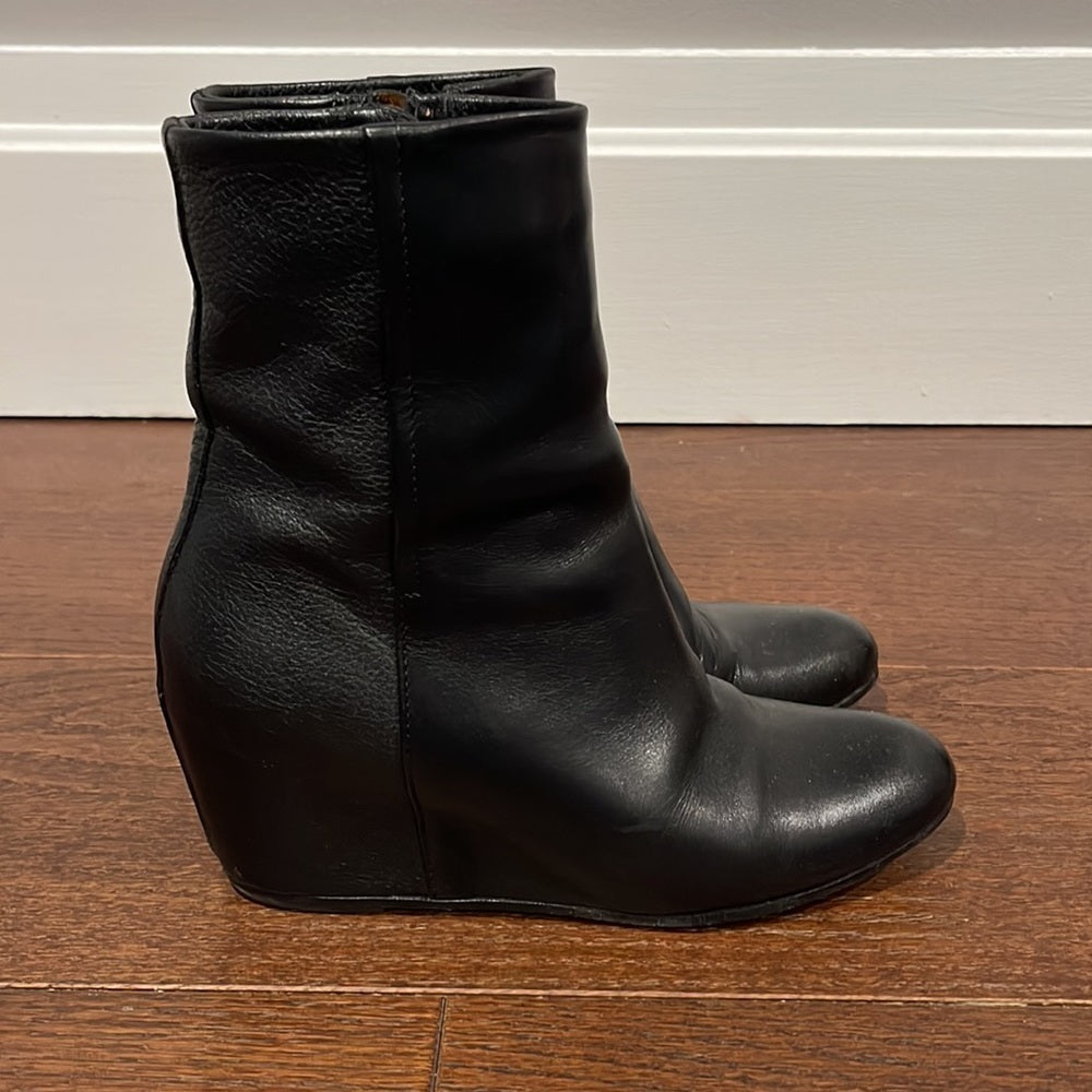 Vince Women’s Black Leather Wedge Boots Size 6