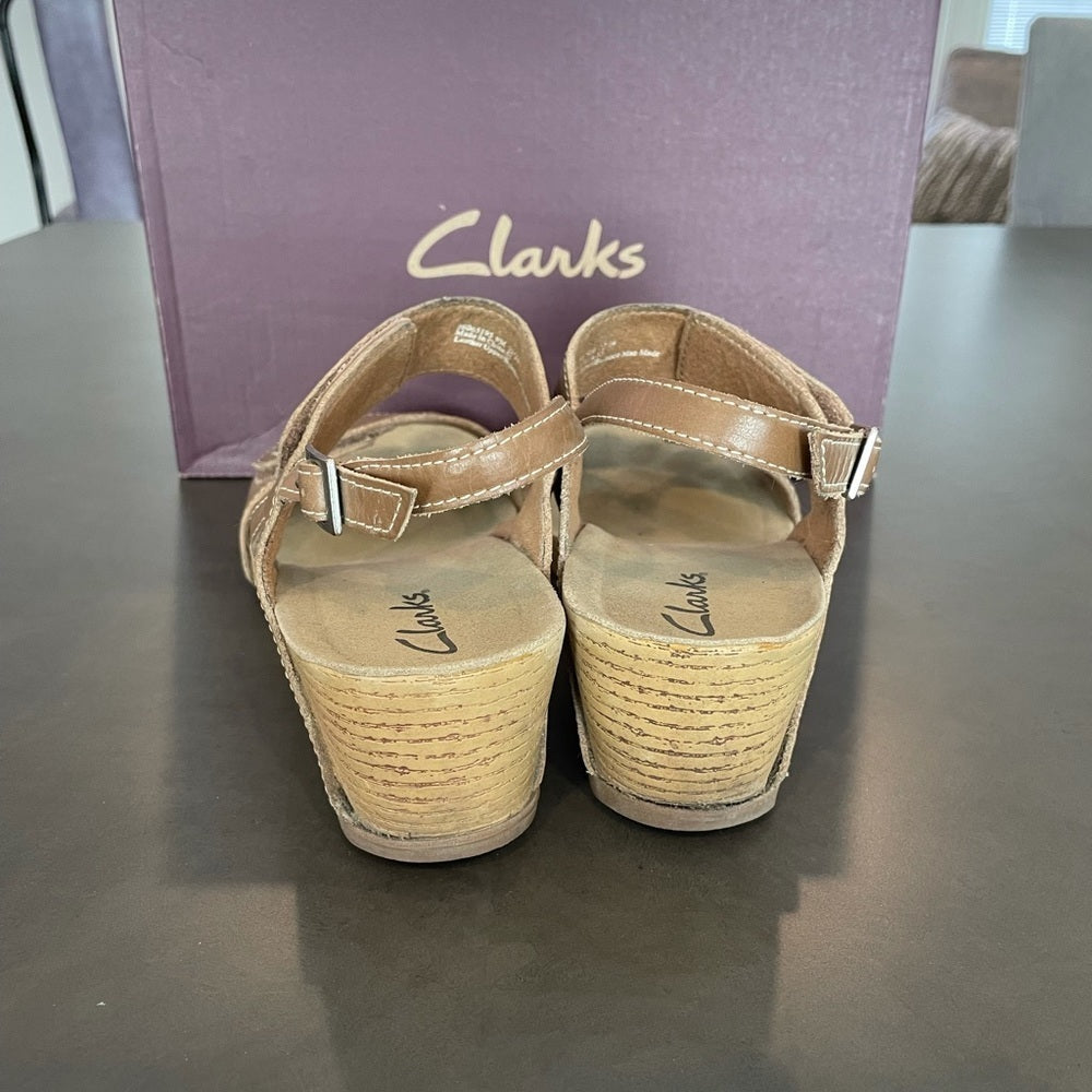 Clarks Women’s Sandals Size 9