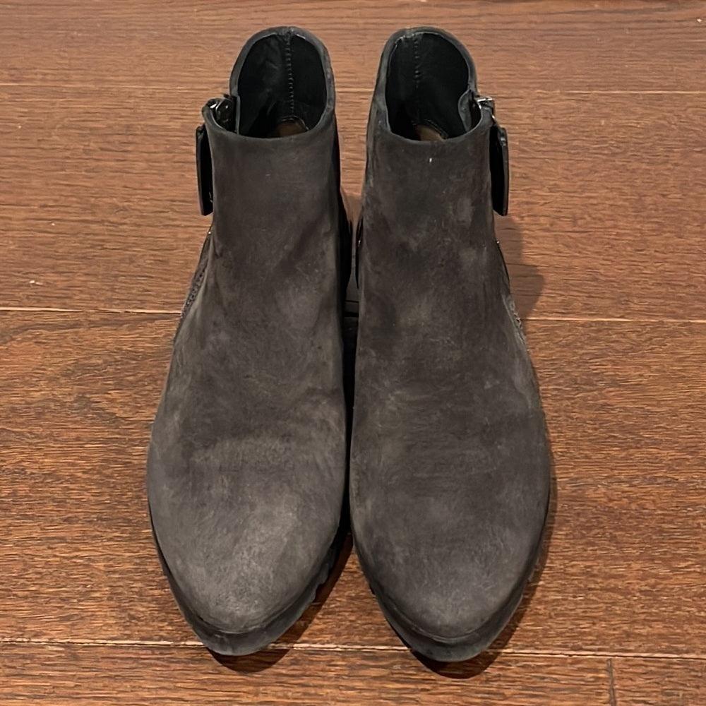 Paul Green Women’s Grey Suede Booties Size 6