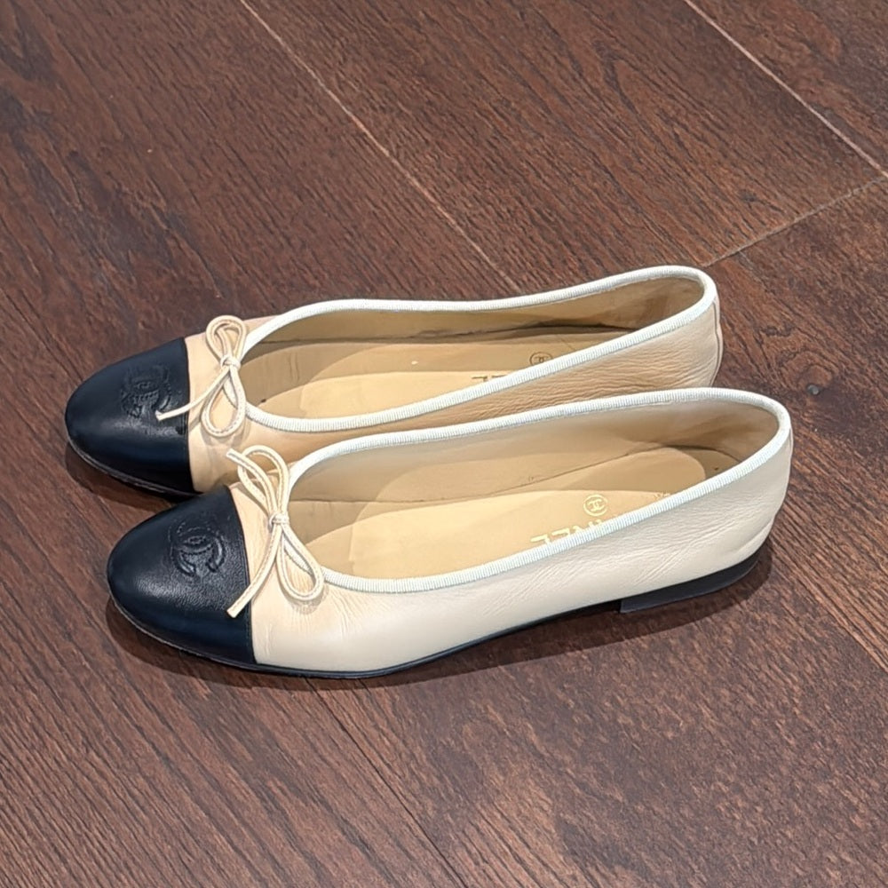 Chanel Beige and Black Women's Ballet Flats Size 39.5/9.5