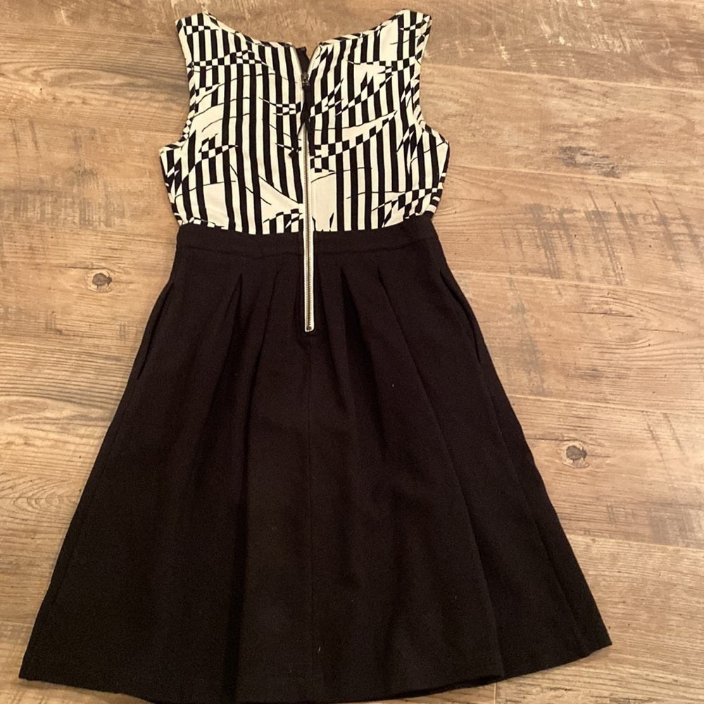 ANTHROPOLOGIE Women’s Black and White Dress Size 2