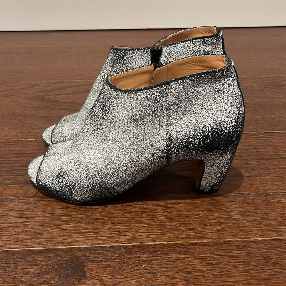 Madison Marin Margiela Women’s Black and White Peep Toe Booties Size 38/8