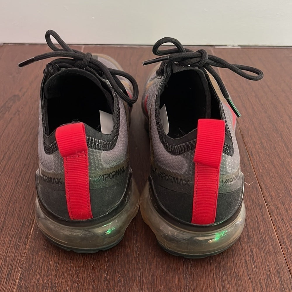 Nike Women’s Vapormax Black Sneakers Size 7