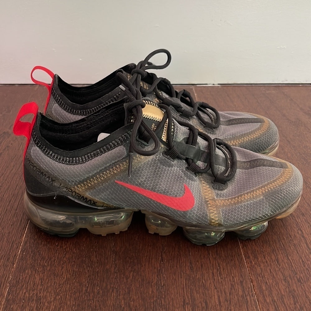 Nike Women’s Vapormax Black Sneakers Size 7
