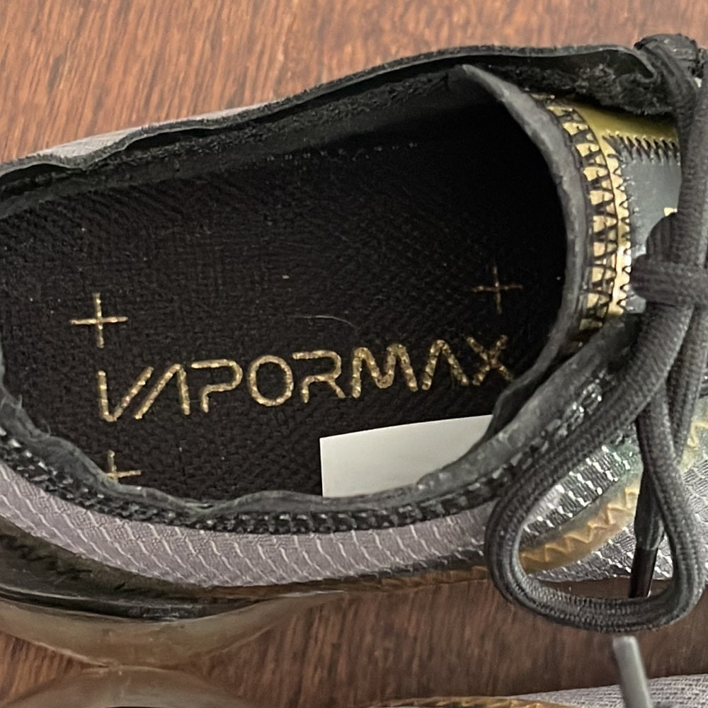 Nike Women’s Vapormax Black Sneakers Size 7